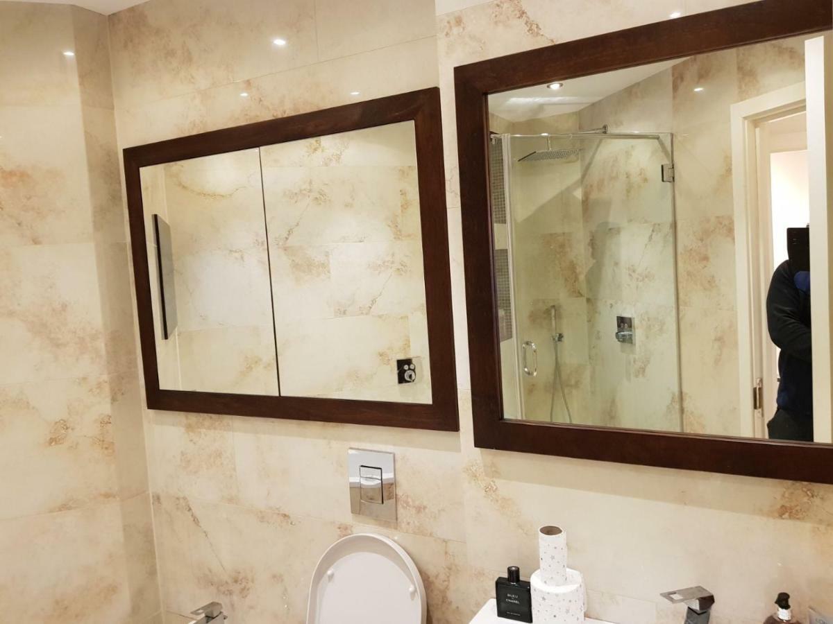 Heart Of Knightsbridge - Stunning Air Conditioned Apartment - 1 Minute Walk From Harrods Londra Esterno foto